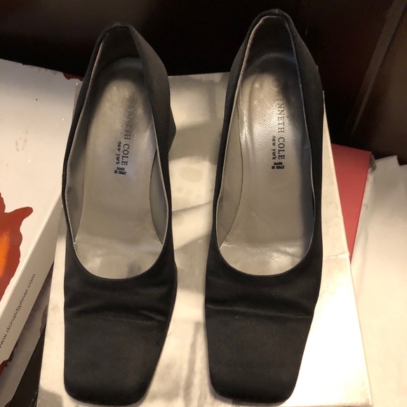 Kenneth Cole Shoes - Kenneth Cole Woman’s Dress Shoe